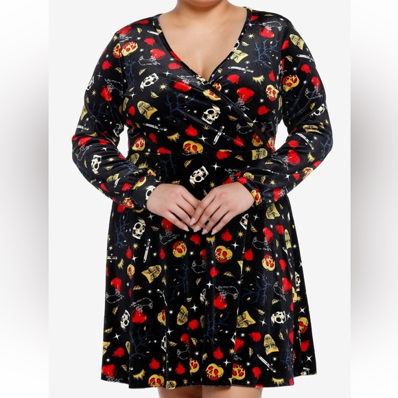 Hot Topic Dresses & Skirts - Disney Snow White & The Seven Dwarfs‎ Evil Queen Icons Velvet Dress Plus Size